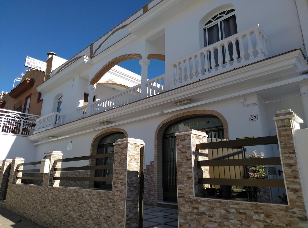 Отель Hostal Los Arcos Чипиона Экстерьер фото
